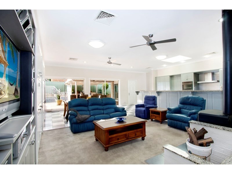 74 Heysen Street, Abbotsbury NSW 2176