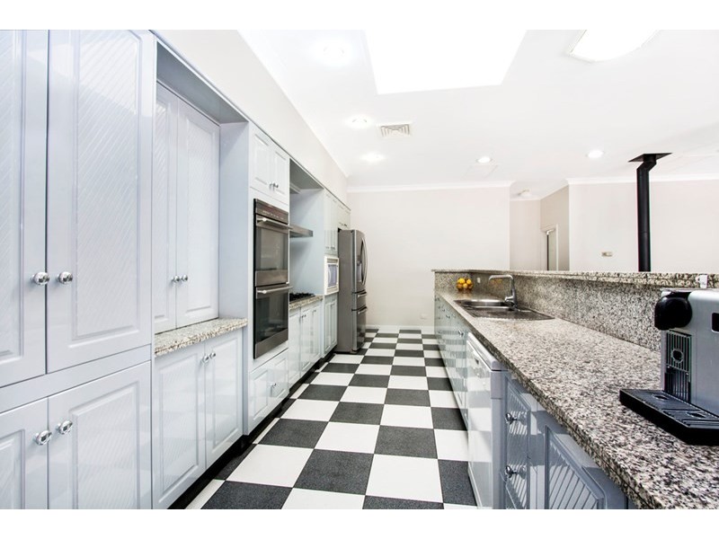 74 Heysen Street, Abbotsbury NSW 2176