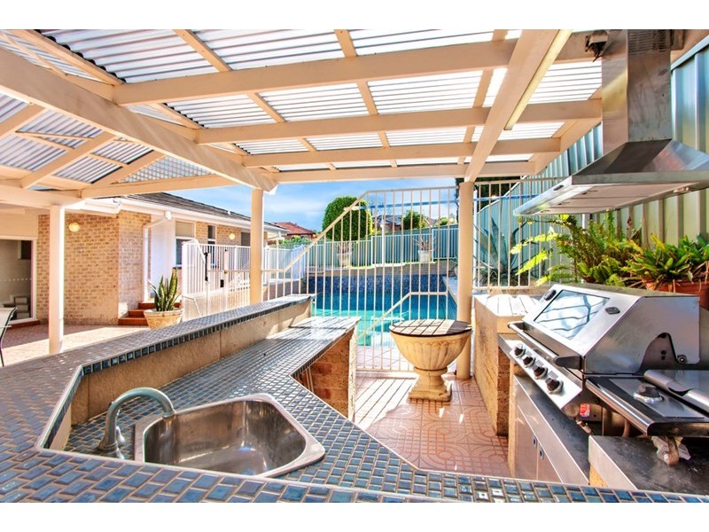 74 Heysen Street, Abbotsbury NSW 2176