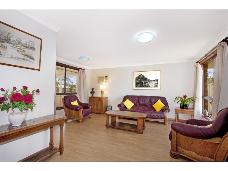 68 Kingfisher Avenue, Bossley Park NSW 2176