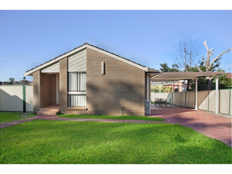 2 Kokoda Place, Bossley Park NSW 2176