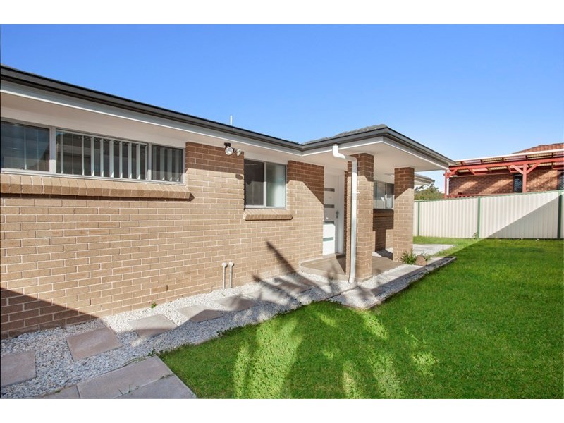 2a Kokoda Place, Bossley Park NSW 2176