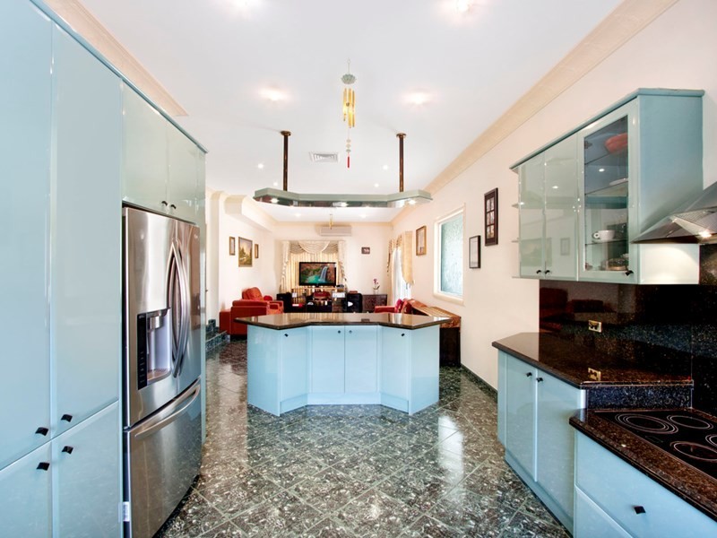 18 Rhys Place, Edensor Park NSW 2176