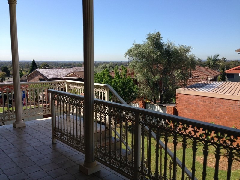 28 Zadro Avenue, Bossley Park NSW 2176