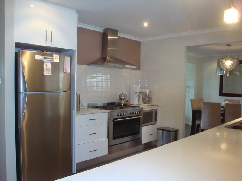 25 Firth Avenue, Green Valley NSW 2168