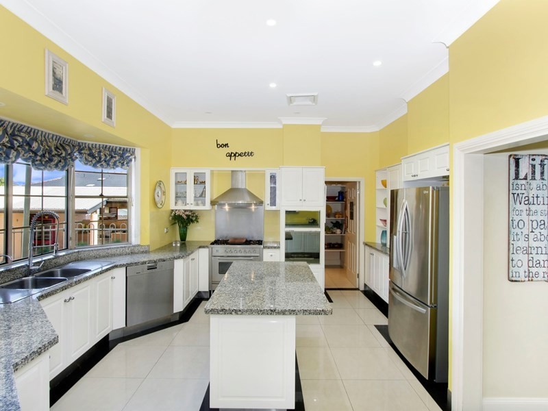 18 Withers Place, Abbotsbury NSW 2176