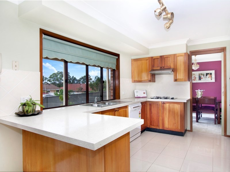 37 Stockdale Crescent, Abbotsbury NSW 2176