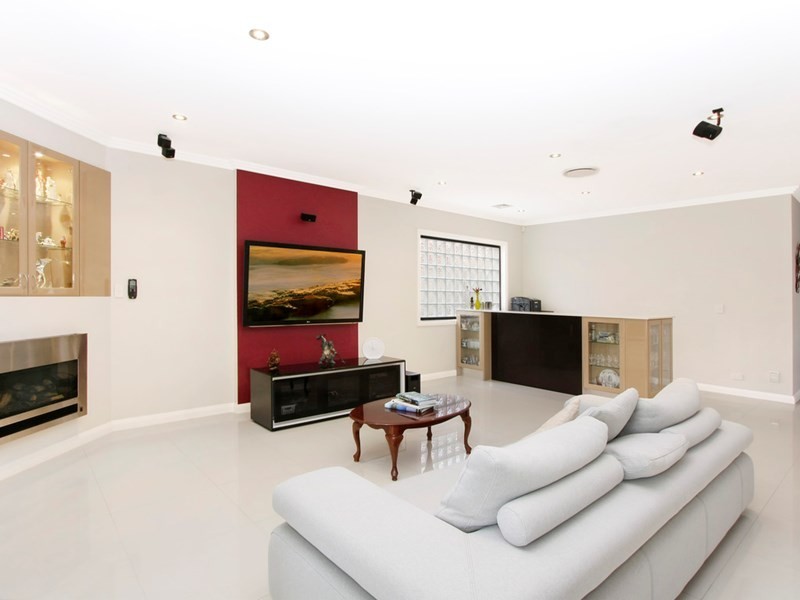 4 Saltbush Place, Bossley Park NSW 2176