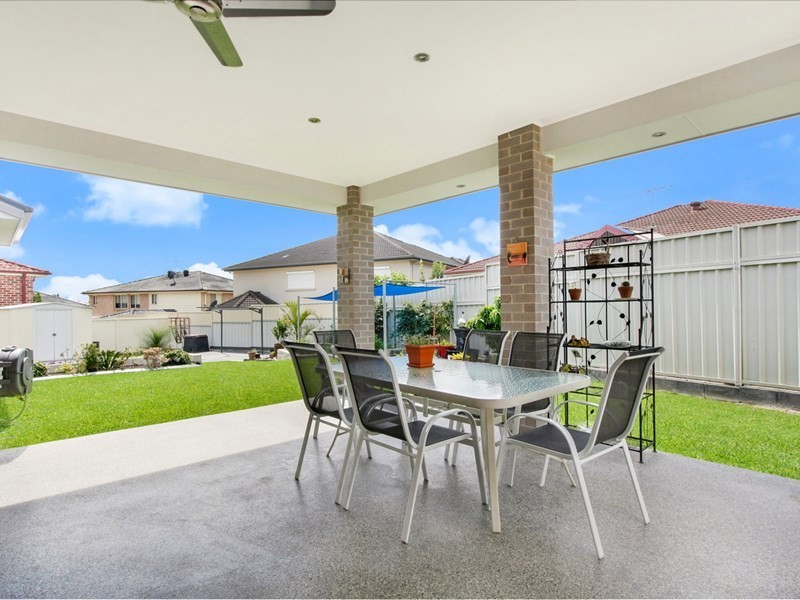 4 Saltbush Place, Bossley Park NSW 2176