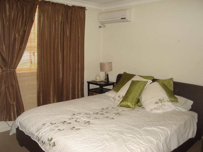 2/11-12 Mataro Close, Edensor Park NSW 2176