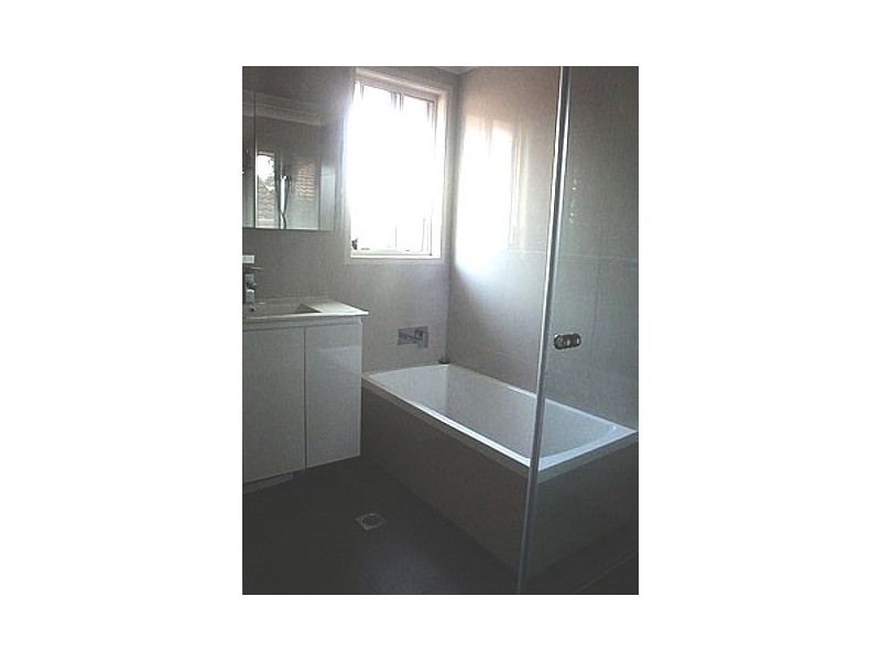 10 Roberts Road, Casula NSW 2170