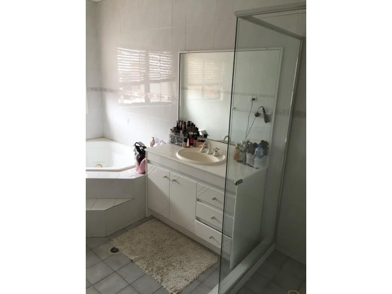 3 Grevillea Close, Bossley Park NSW 2176