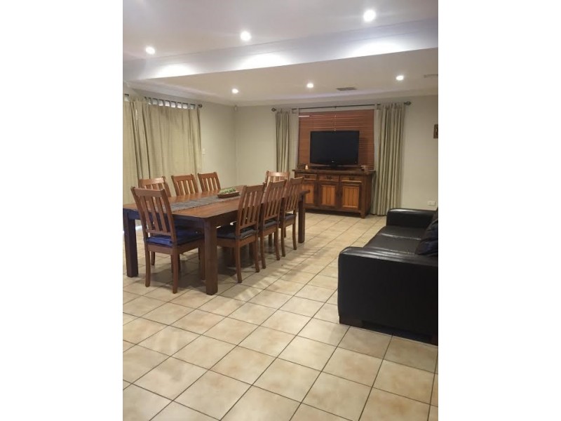 3 Grevillea Close, Bossley Park NSW 2176