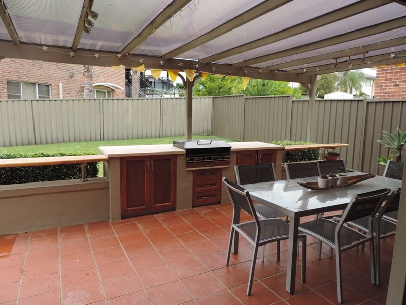 3 Grevillea Close, Bossley Park NSW 2176