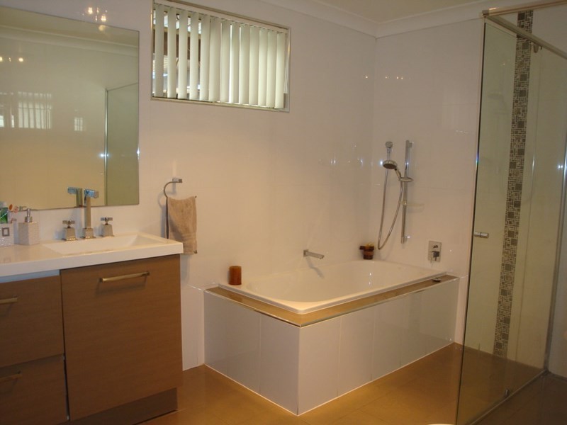 8 Lawford Street, Fairfield West NSW 2165