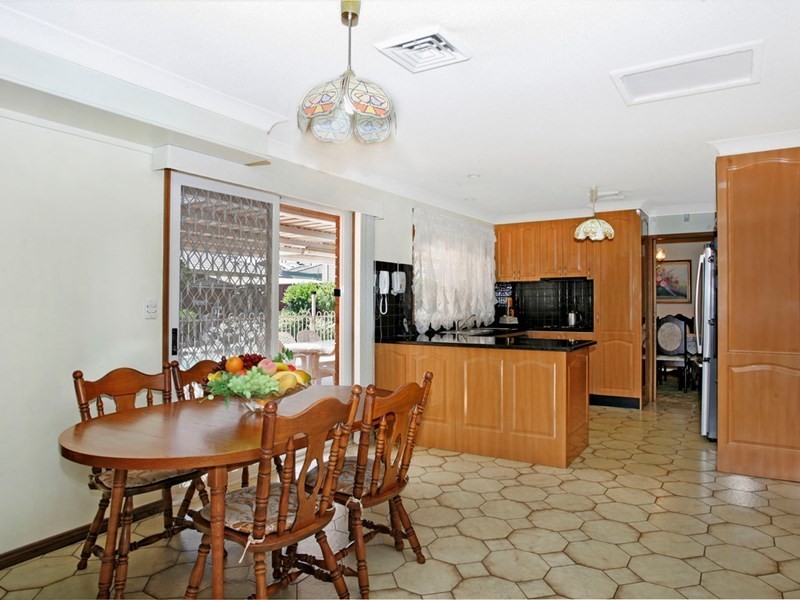 195 Mimosa Road, Bossley Park NSW 2176