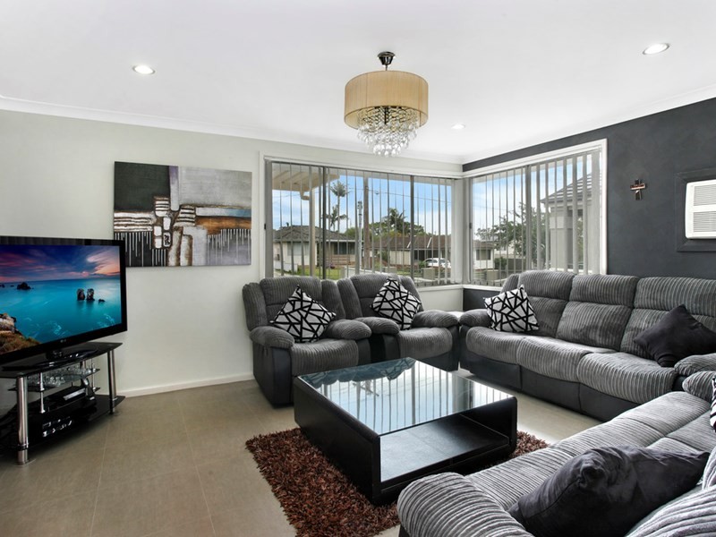 33 Brentwood Street, Fairfield West NSW 2165