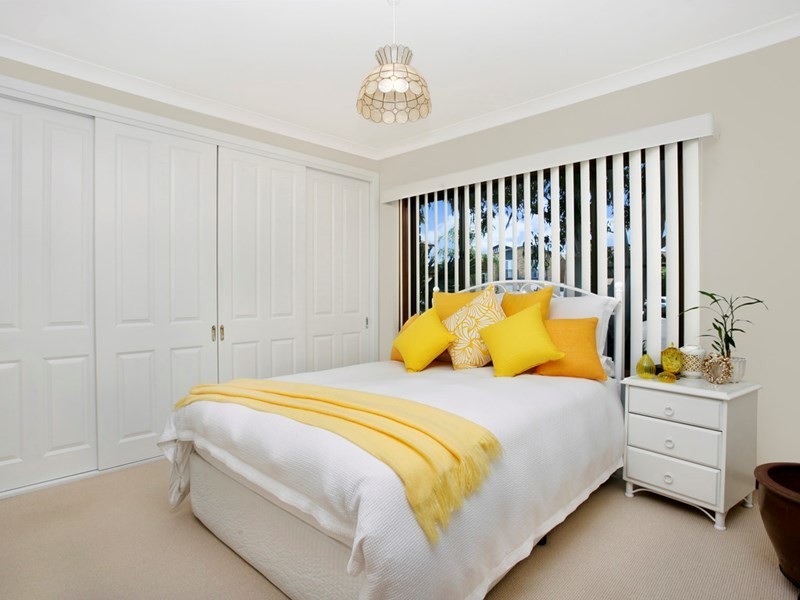 4 Aramon Close, Edensor Park NSW 2176