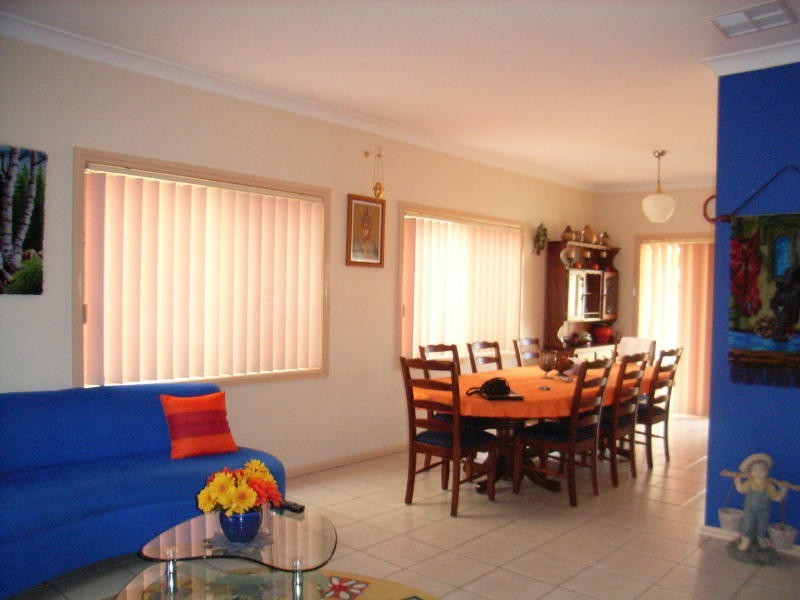 2 Saxon Place, Cecil Hills NSW 2171