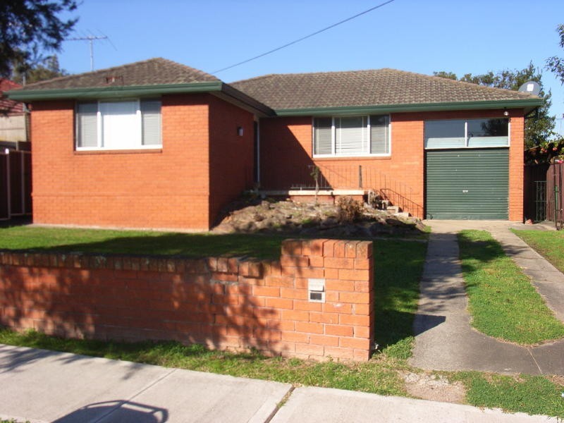 10 Moir Street, Smithfield NSW 2164