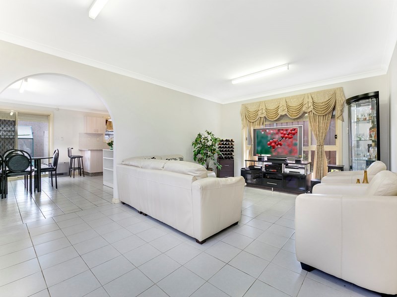 9a Lismore Close, Bossley Park NSW 2176