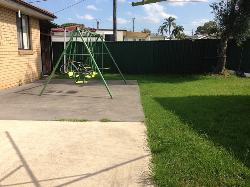1 Snowdon Crescent, Smithfield NSW 2164