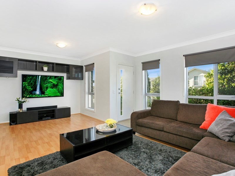 17 Lockheed Avenue, Middleton Grange NSW 2171