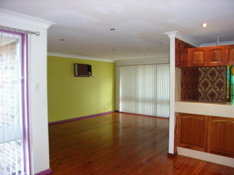 33 Nineveh Crescent, Greenfield Park NSW 2176