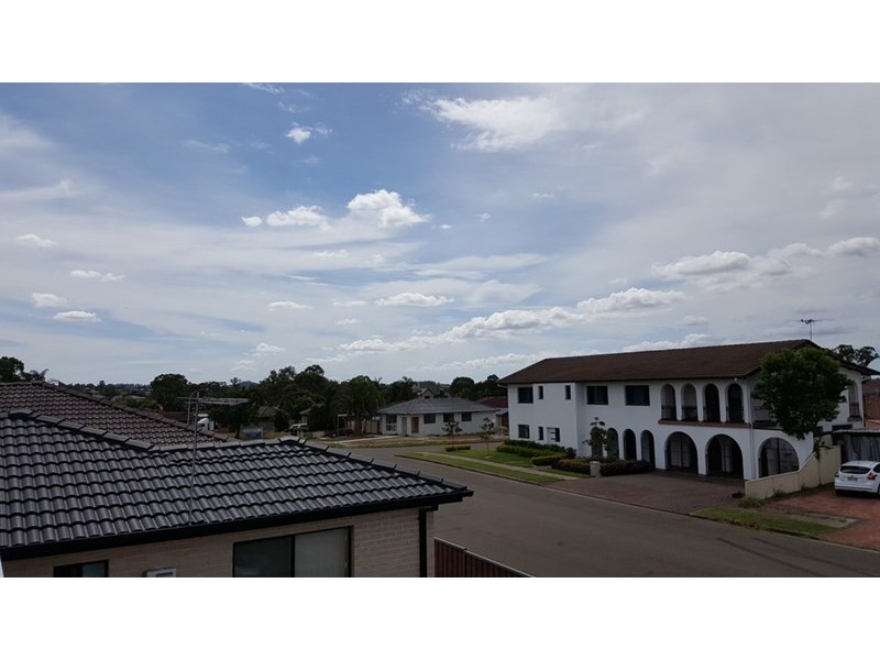 9 Dakota Drive, Bossley Park NSW 2176