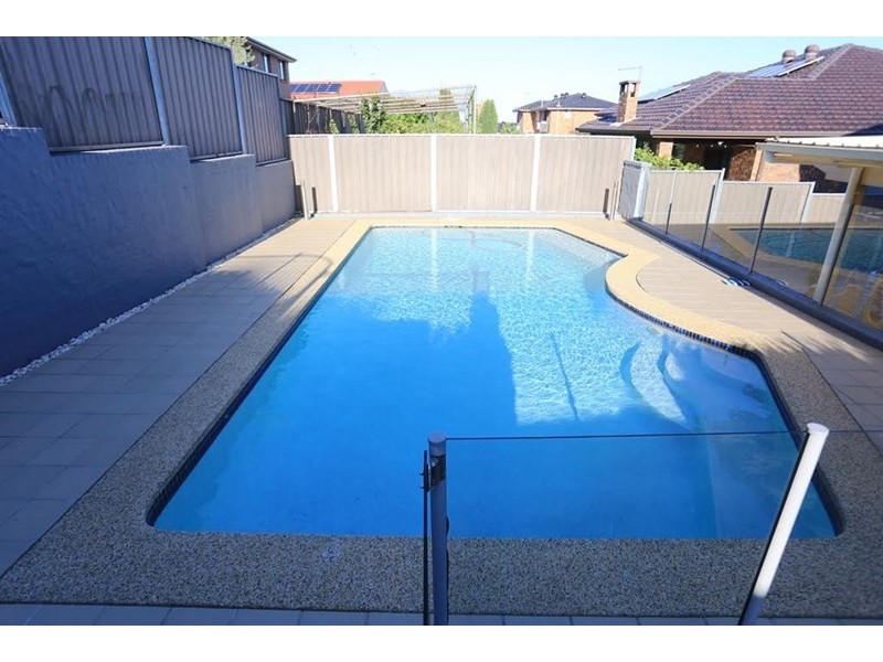 10 Bilpin Place, Bossley Park NSW 2176