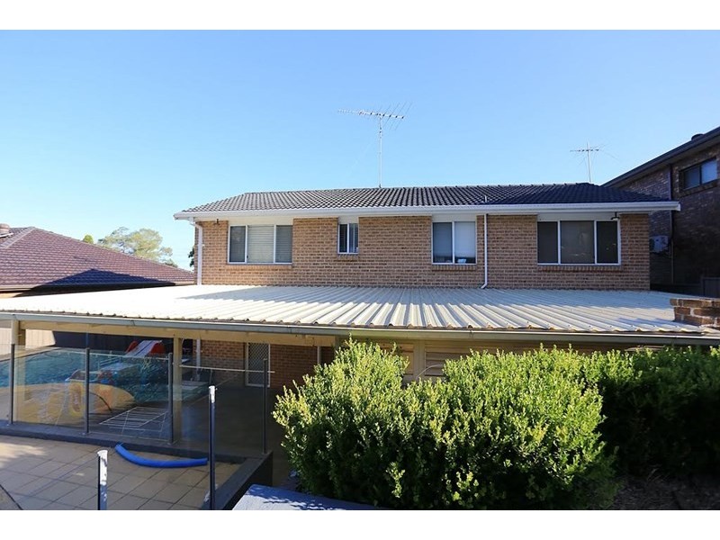 10 Bilpin Place, Bossley Park NSW 2176