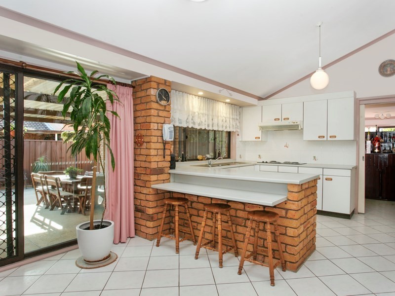 11 Leonello Place, Edensor Park NSW 2176