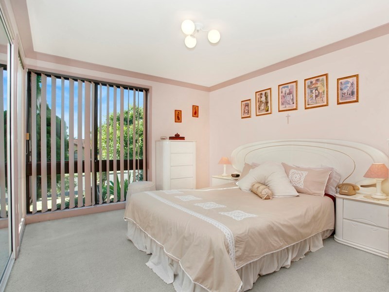 11 Leonello Place, Edensor Park NSW 2176