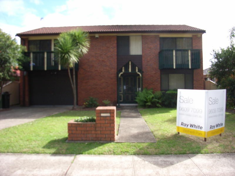 16 Christie Street, Prairiewood NSW 2176