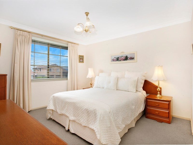 25 Wylde Crescent, Abbotsbury NSW 2176