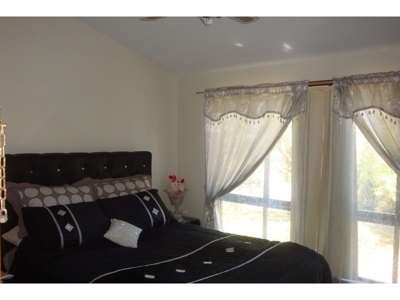 6 Lorne Close, Bossley Park NSW 2176