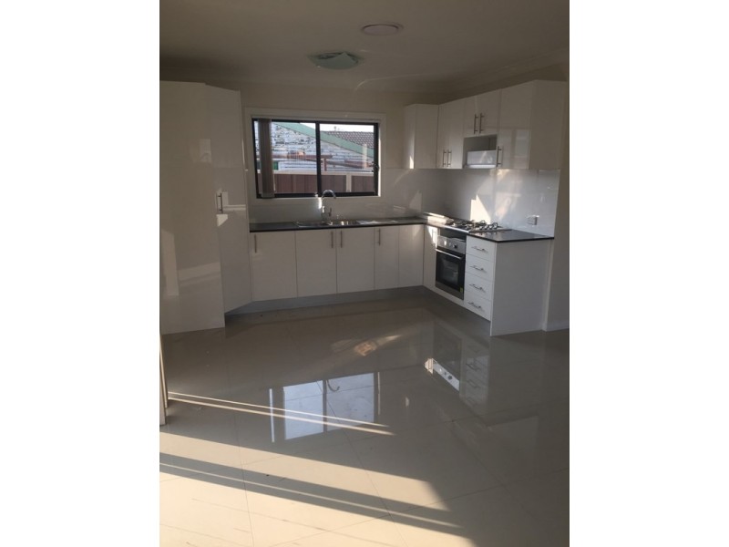 8a Lawford Street, Fairfield West NSW 2165