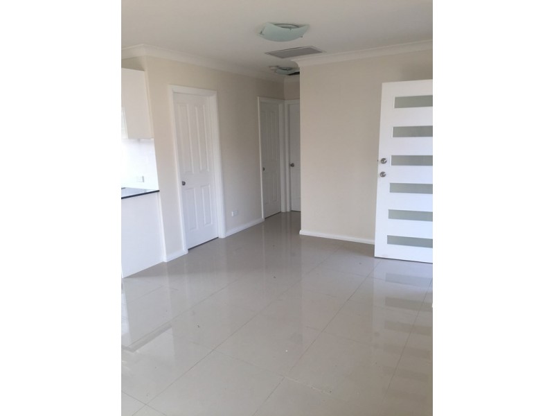 8a Lawford Street, Fairfield West NSW 2165