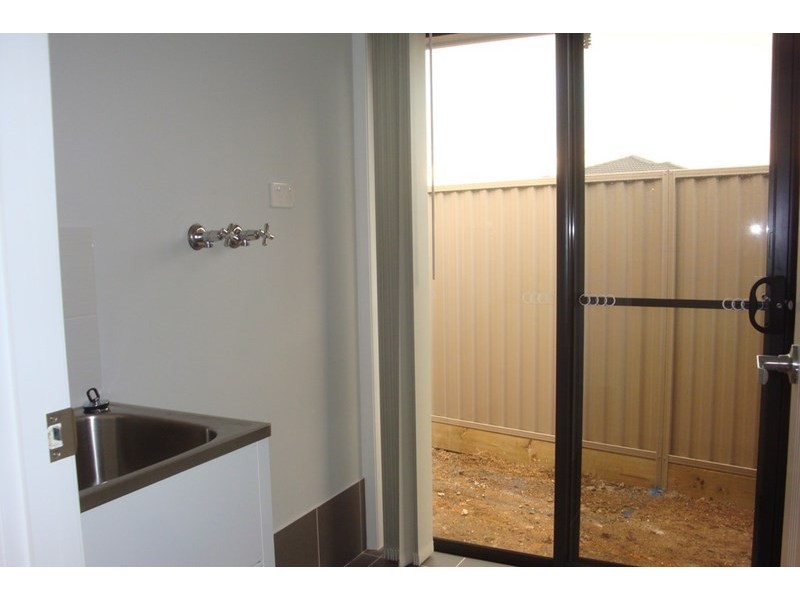 28 Domain Boulevard, Prestons NSW 2170