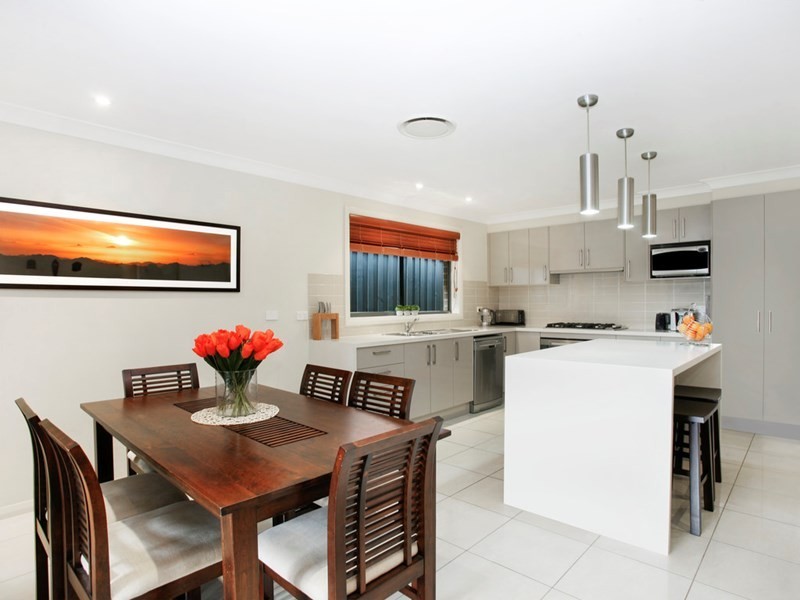 60 Hemsworth Avenue, Middleton Grange NSW 2171