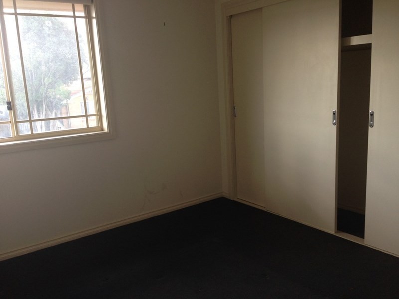 3a Duke Place, Green Valley NSW 2168