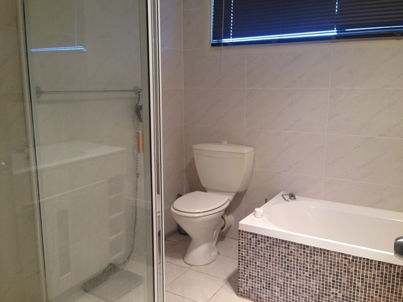 3a Duke Place, Green Valley NSW 2168