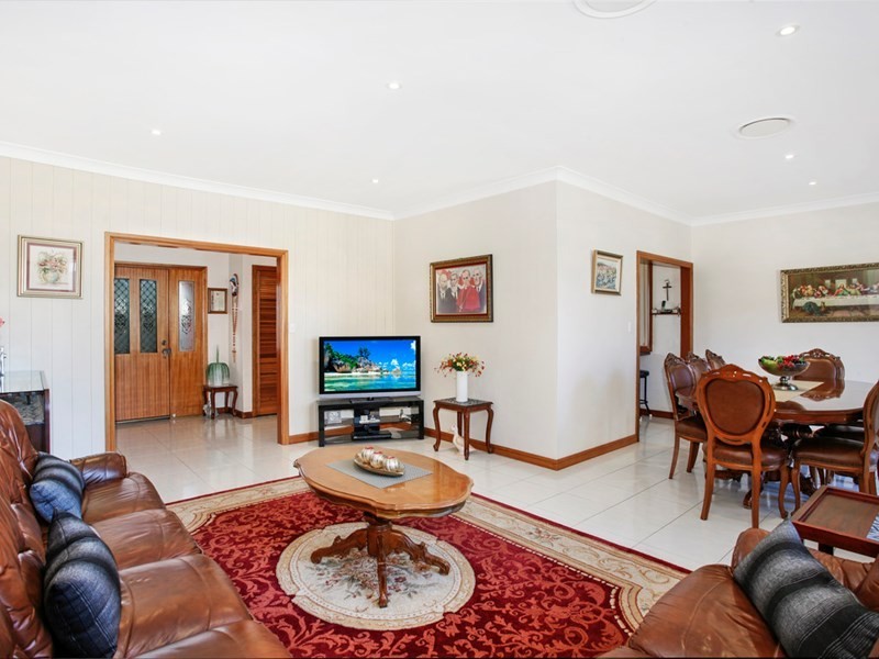 9 Leonello Place, Edensor Park NSW 2176