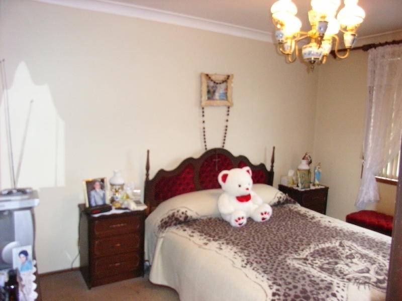 5 Mimosa Road, Bossley Park NSW 2176