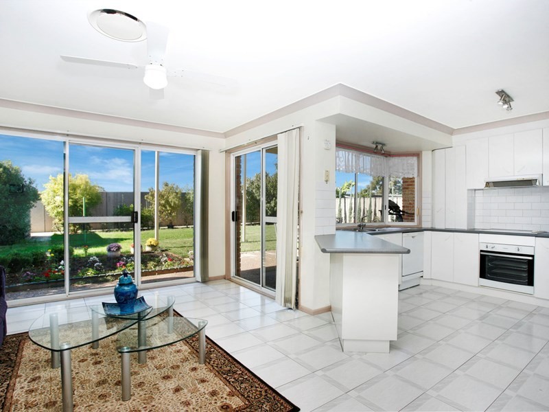 38 Wylde Crescent, Abbotsbury NSW 2176