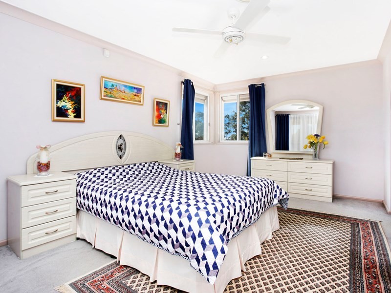 38 Wylde Crescent, Abbotsbury NSW 2176