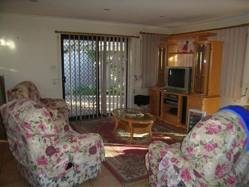 1 Kempsey Place, Bossley Park NSW 2176