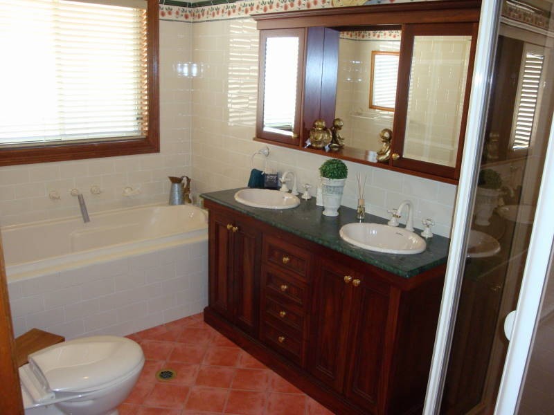 9 London Court, Cecil Hills NSW 2171