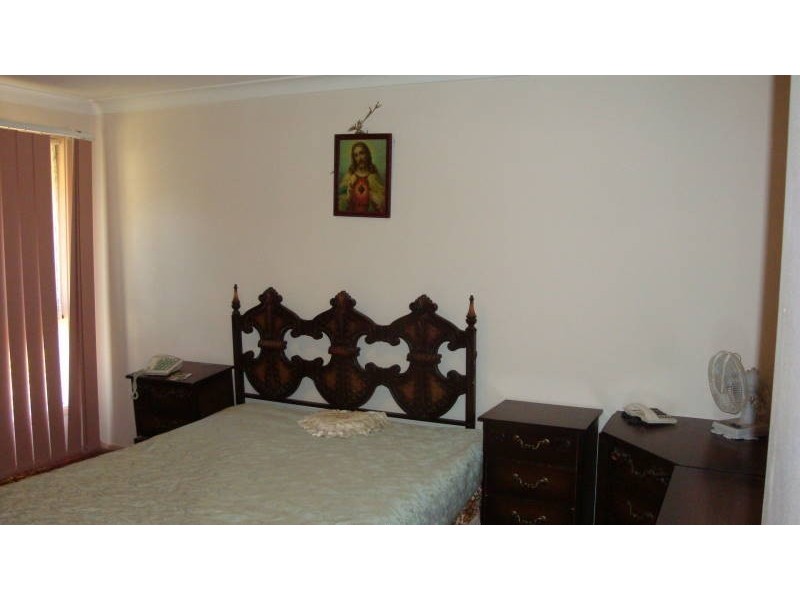 3 Burwood Place, St Johns Park NSW 2176