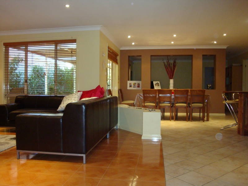 8 Angela Street, Cecil Hills NSW 2171